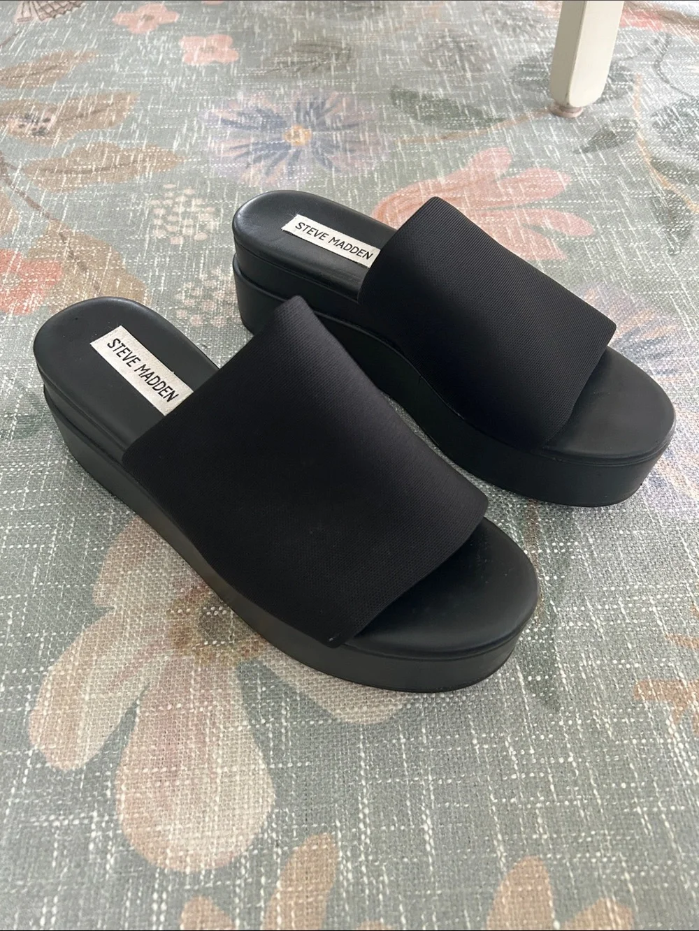 Cute Steve Madden 90s Chunky Black Platform Sandals